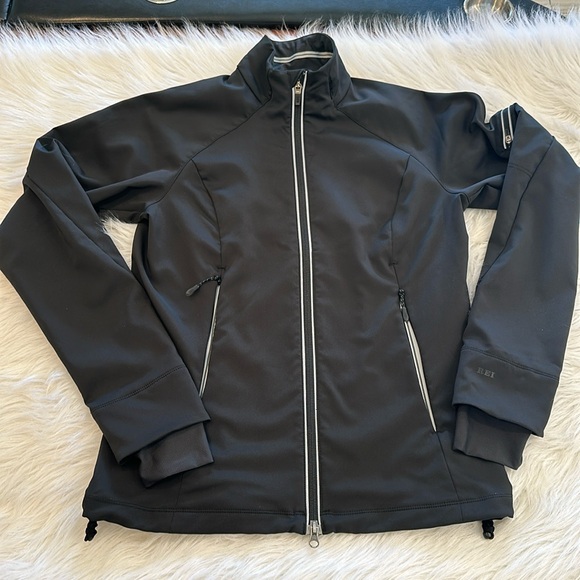 REI Jackets & Blazers - REI Women's Active Wear Jacket Size Medium